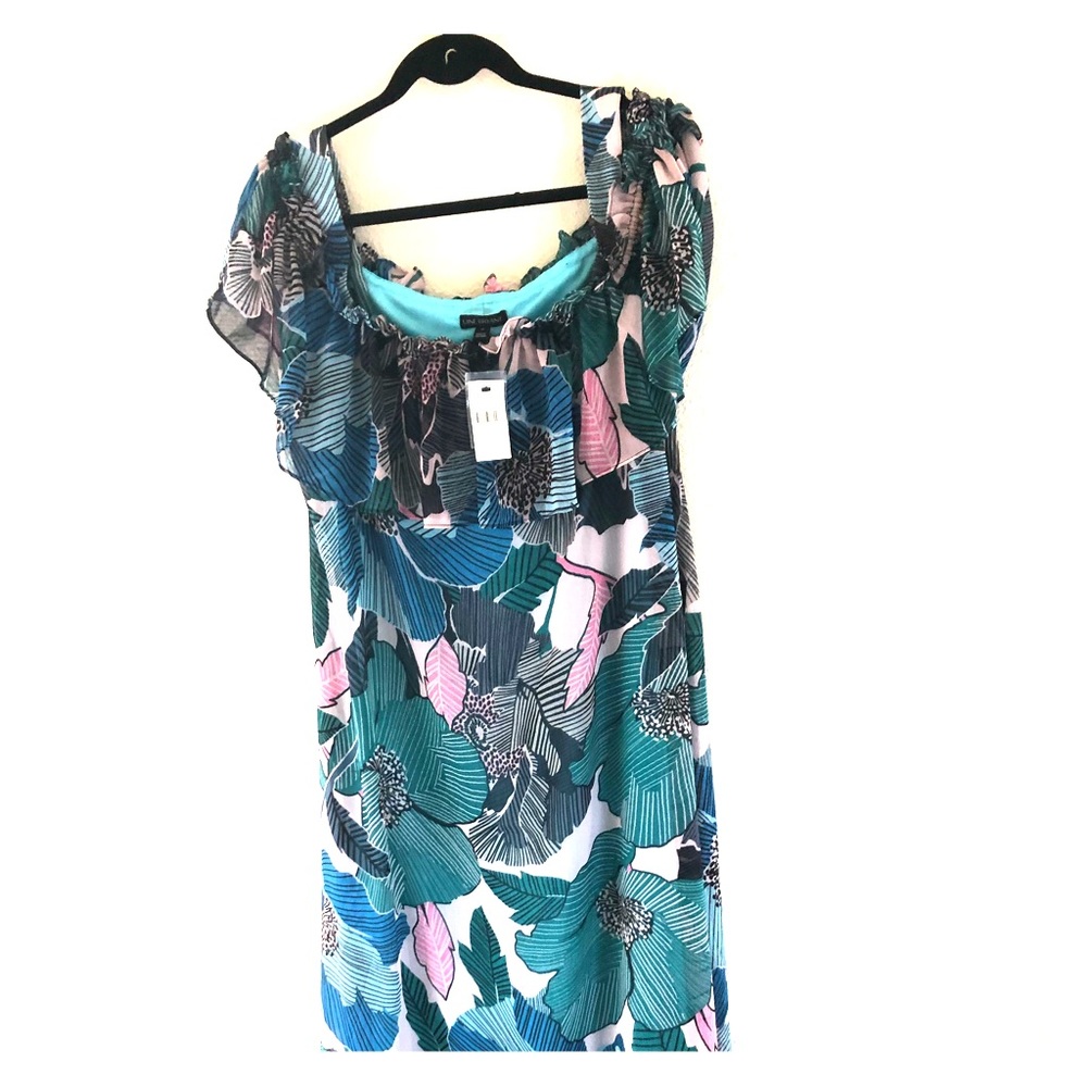 Beautiful NWT LB cold shoulder dress sz14/16